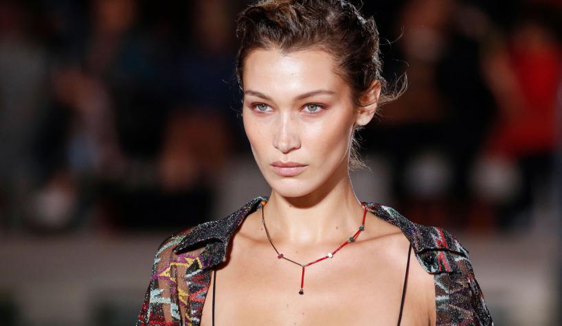 La extraña edición que Bella Hadid hizo en una de sus fotos en bikini