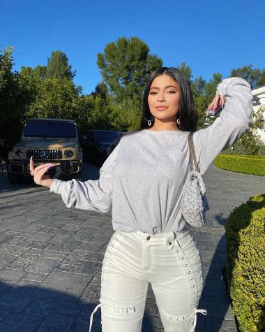 Kylie Jenner salió a comprar sin maquillaje y sin zapatos en plena cuarentena