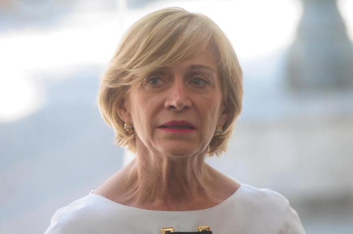 Evelyn Matthei aprendió a diseñar su propia ropa en cuarentena
