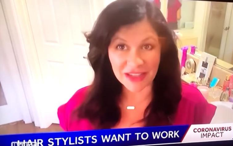 Periodista mostró sin querer a su esposo en la ducha durante una nota de TV