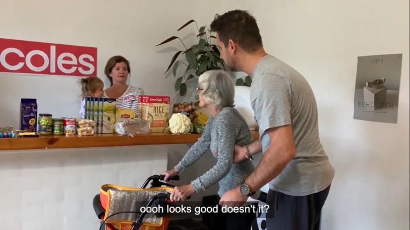 Familia monta supermercado en casa para que abuela con alzheimer pudiera hacer sus compras