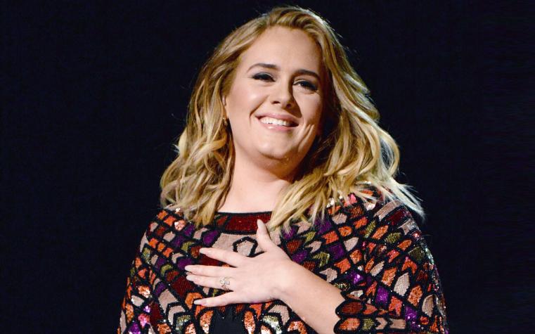 Adele impacta con fotografía donde luce su drástica pérdida de peso