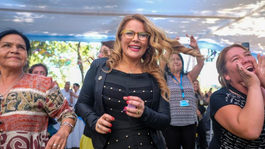 Cathy Barriga y su equipo de trabajo hacen hilo de coreografías para TikTok