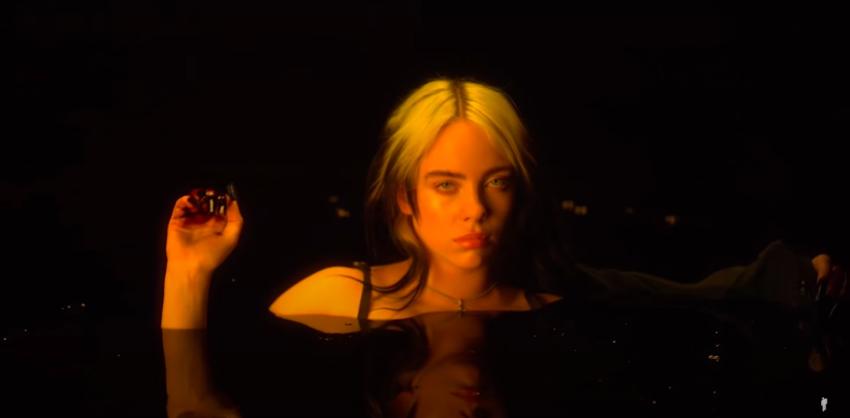 Billie Eilish publica video con menos ropa para callar a los haters