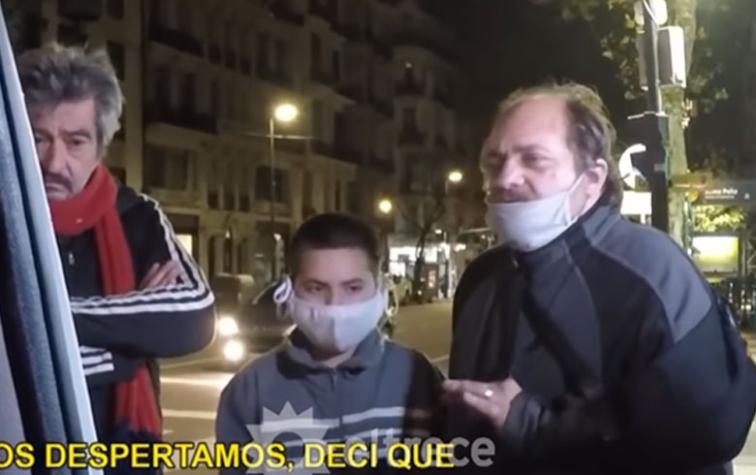 Hombre cesante a causa del COVID-19 quedó en la calle junto a su hijo