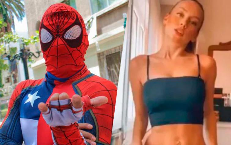 Sensual Spiderman imita baile viral de Ester Expósito