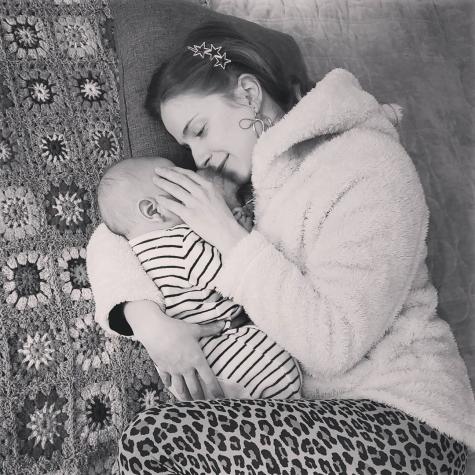 Alison Mandel revela las razones por la cual no muestra el rostro de su hijo