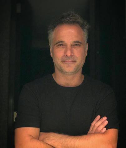 Paulo Brunetti y su "despreocupado" look de cuarentena