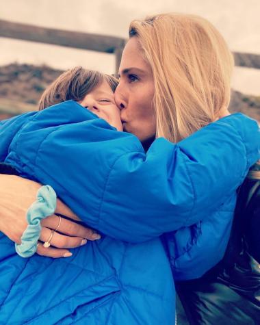 Mane Swett muestra la enorme casa donde pasa la cuarentena junto a su hijo