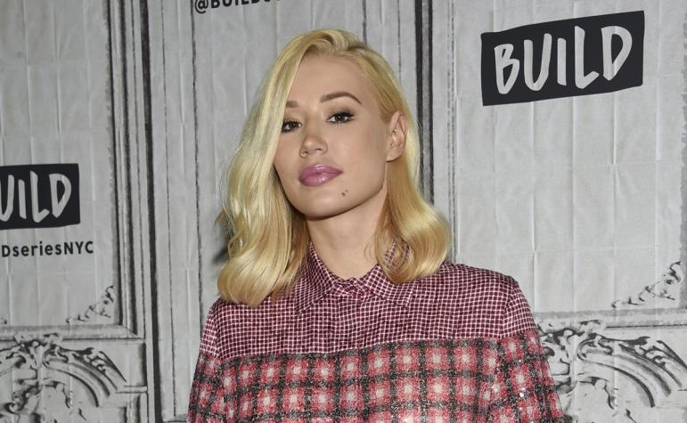 Iggy Azalea recibe elogios por su figura después de dar a luz