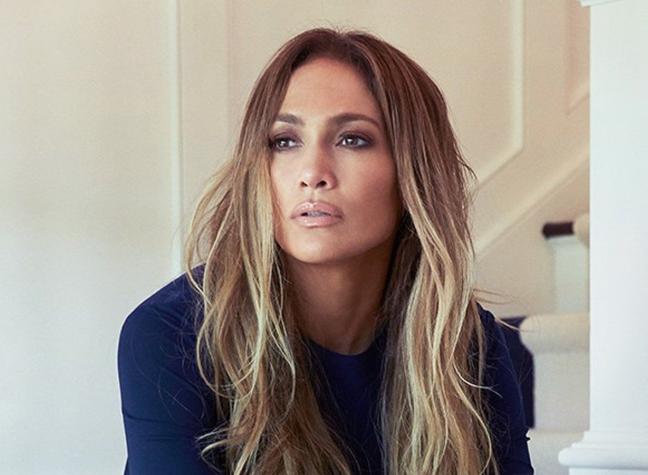 Jennifer Lopez celebra sus 51 años con "cero glamour"