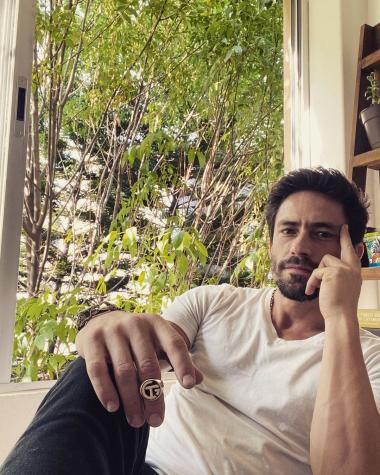 Tiago Correa encendió las redes con foto sin polera