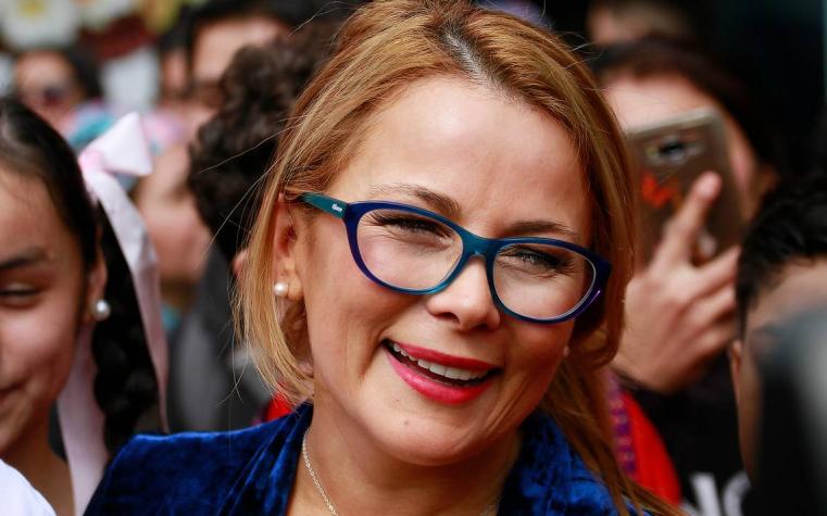 Cathy Barriga emociona con foto junto a su hijo Vicente de 22 años