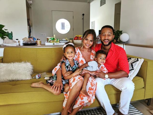 Chrissy Teigen y John Legend esperan su tercer hijo