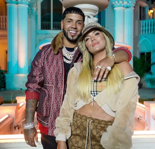 Anuel para en seco a quienes opinan sobre el cuerpo de Karol G y asumen que está embarazada