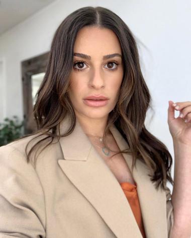 Lea Michele presenta a su hijo en redes sociales con tierna foto