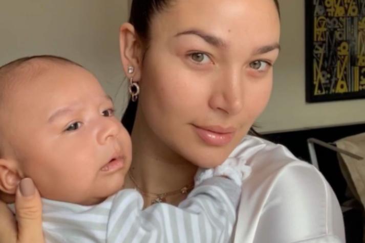 Lisandra Silva luce su figura en bikini a poco de dar a luz y saca aplausos