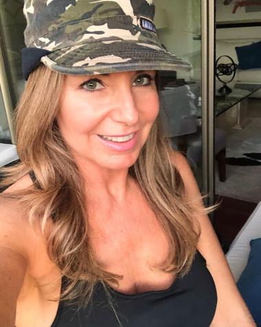 Viviana Nunes celebra los 32 años de su hija clon con bellas fotos