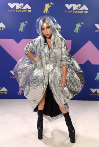 MTV VMA’s: Celebridades arriban a los premios de gala pero sin mascarilla