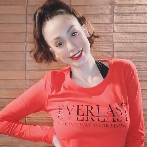 Yamna Lobos viste a la moda a su bebé para celebrar sus tres meses