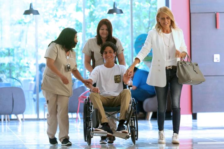 Cecilia Bolocco relata calvario al ver a su hijo perdiendo el pelo por la quimioterapia