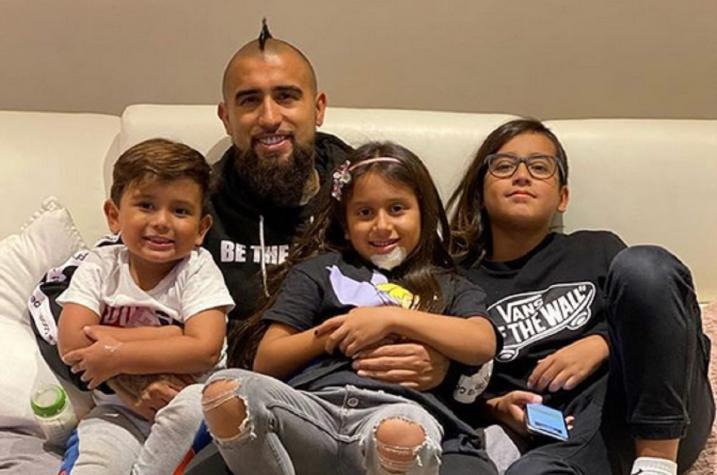 Arturo Vidal comparte foto del retorno a clases de sus hijos