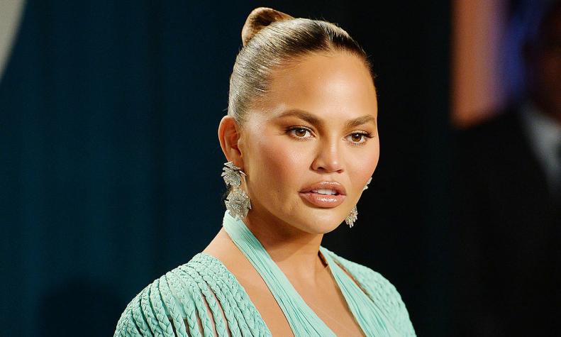 Chrissy Teigen es hospitalizada por complicaciones en su embarazo