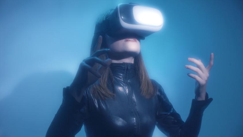 Fármacos estrena el video de "Tú detrás de todo" elevando el electropop