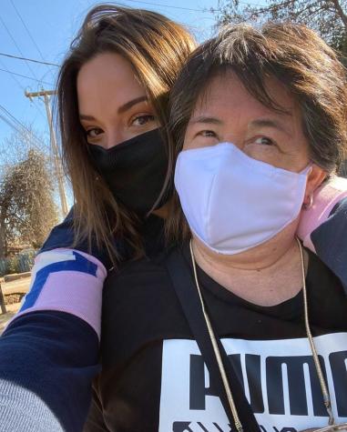 Madrina de Kel Calderón aparece en redes sociales tras ser internada 