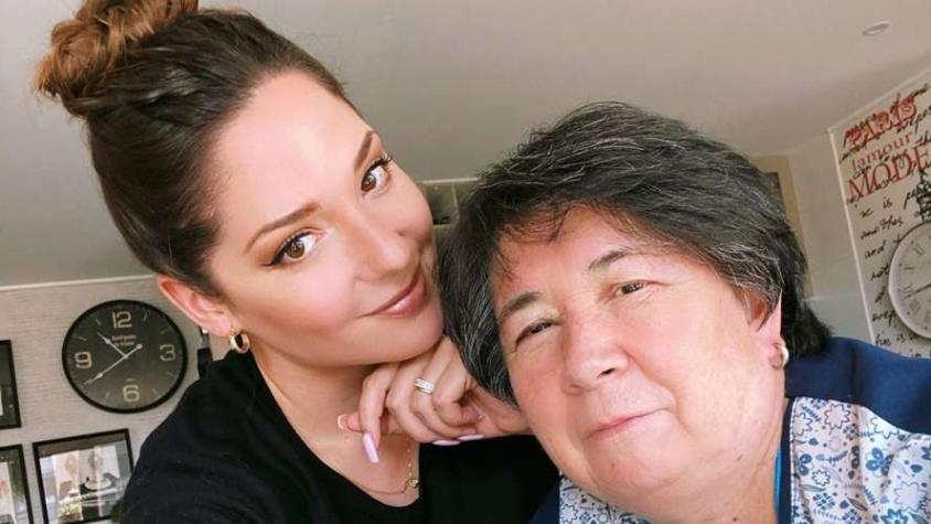 Hija de la madrina de Kel Calderón le agradece por la atención a su mamá