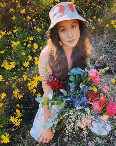 Denise Rosenthal se despide de Instagram con bikini de flores