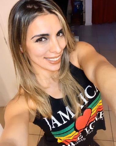 Jocelyn Medina celebra sus 35 años en traje de baño