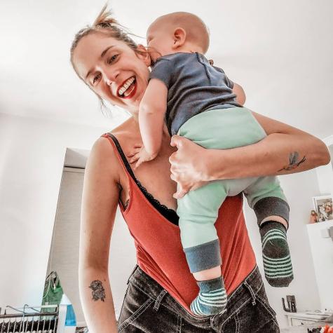 Alison Mandel evidencia con foto su realidad de la maternidad 
