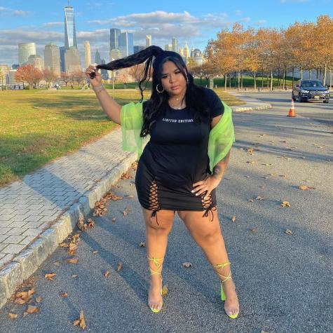 Killadamente comparte sensuales fotos en topless desde la ducha