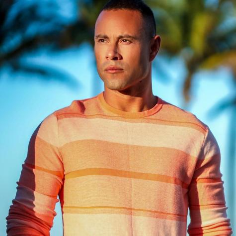 Rodrigo Díaz encanta con fotos playeras junto a su pololo