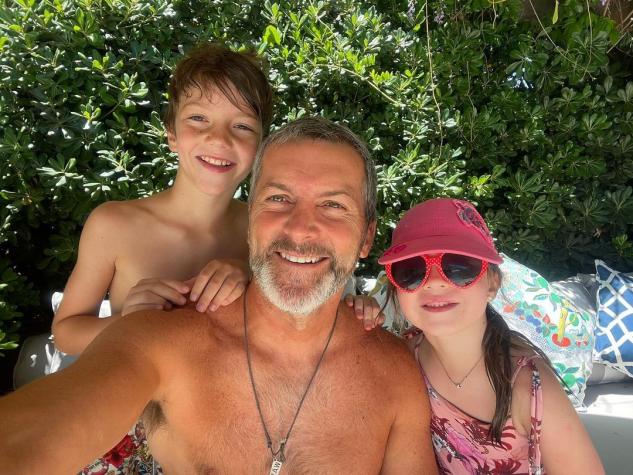 Hijos de Cristián Sánchez y Diana Bolocco se lucen practicando surf