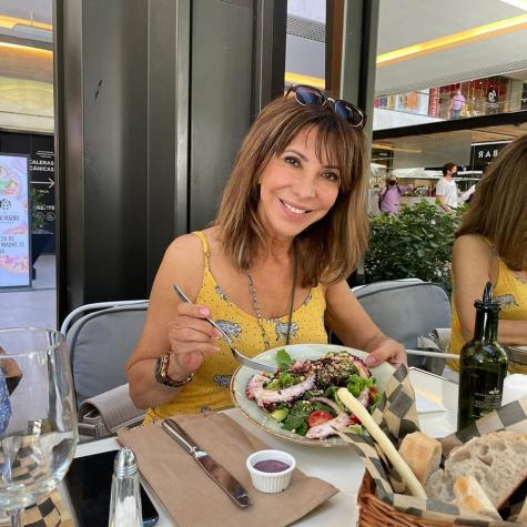 Cristina Tocco deslumbra en bikini a sus 62 años