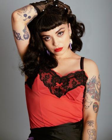 Mon Laferte estrenó nuevo mural en Valparaíso