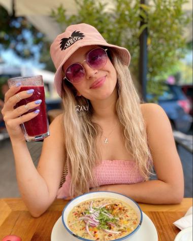 “Me gusta a mí”: Karla Melo impacta con foto en ropa interior