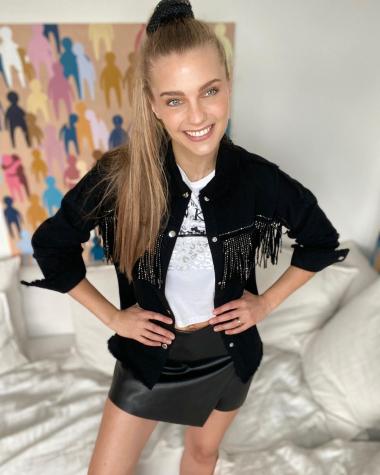 ¿Un ángel de Charlie? Josefina Montané cautiva con nuevo look