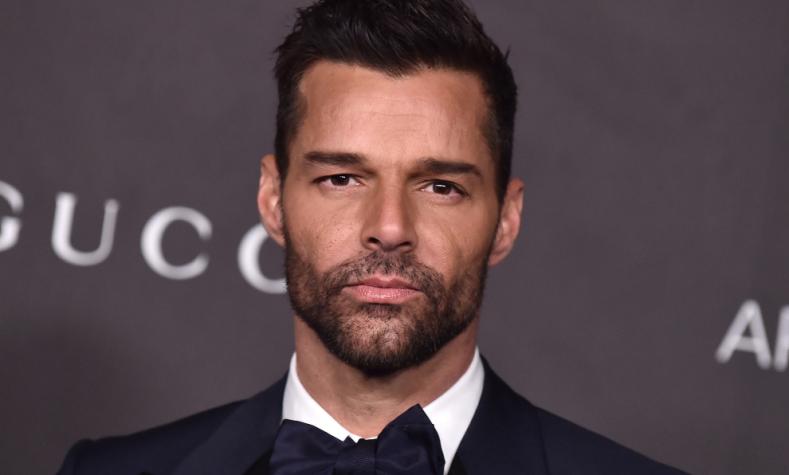 Ricky Martin enciende las redes con foto desde la ducha