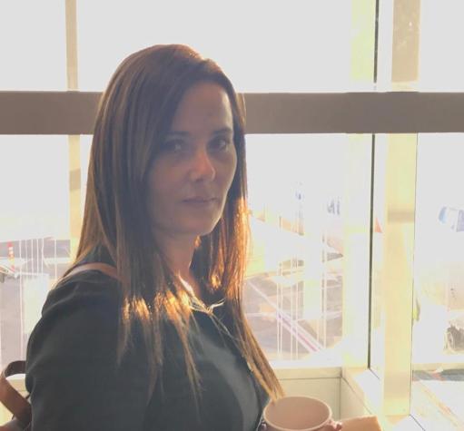 Actriz Araceli Vitta impacta con jugado look a sus 47 años