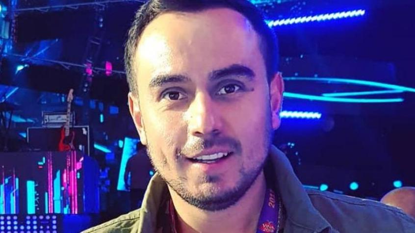 César Campos presenta a su mamá y la confunden con su hermana