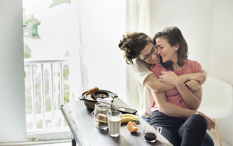 Parejas de mujeres pueden ser madres