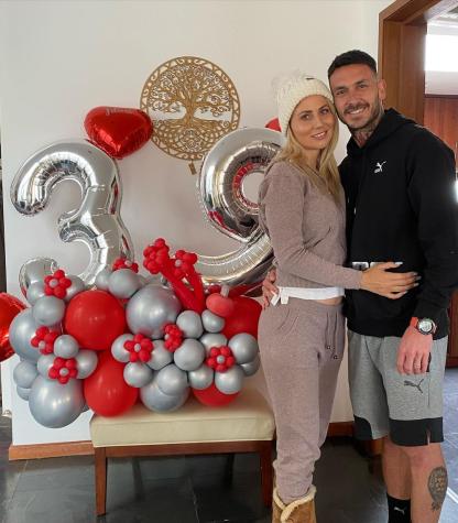 Mauricio Pinilla envía romántico mensaje tras trombosis de su esposa