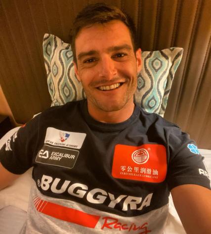 Ignacio Casale se somete a radical cambio de look