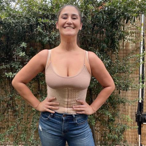 “Para lo mina”: Belén Mora deslumbra con look mañanero