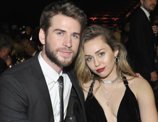 Video muestra cómo Miley Cyrus empuja a Liam Hemsworth lejos de ella