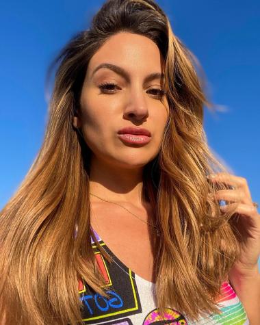 Daniela Palavecino muestra el resultado de su tratamiento anti-celulitis