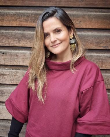 Connie Achurra posa en redes con su casa demolida